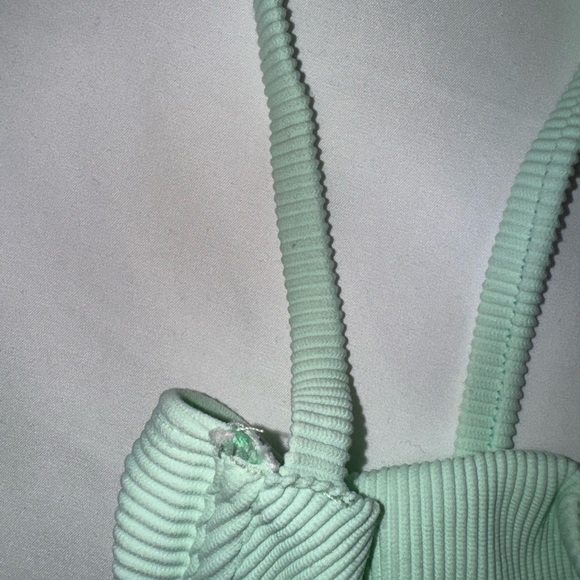 437 Swim tops - Picture 4 of 8